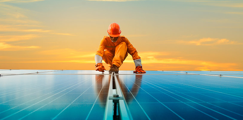 ¿Cómo se estructuran proyectos de energía solar para empresas?