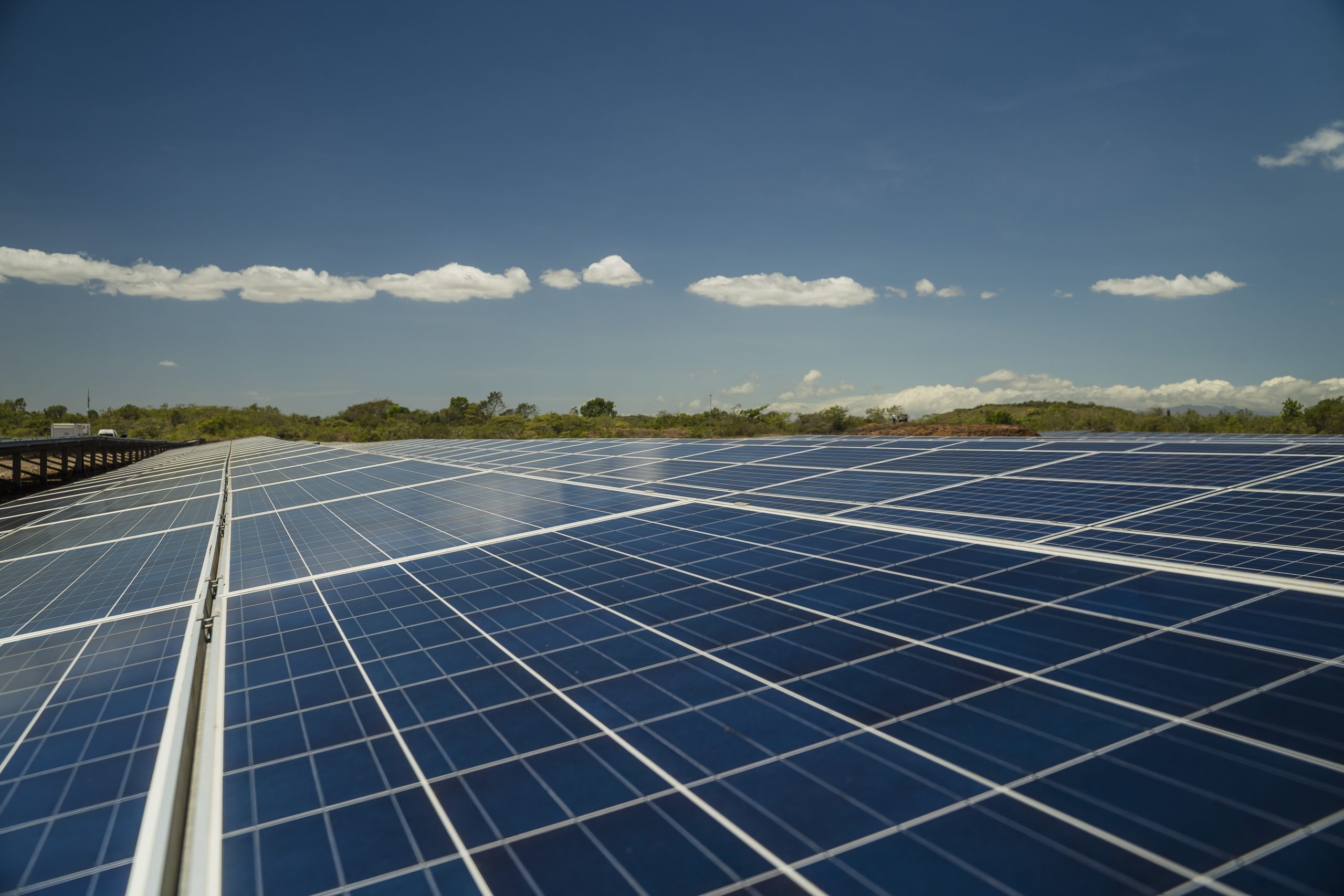 Genera tu propia energía solar y ahorra