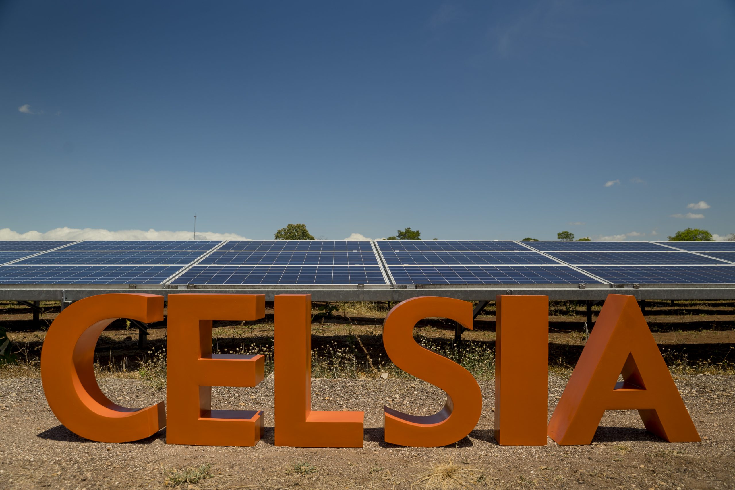 Genera tu propia energía solar y ahorra