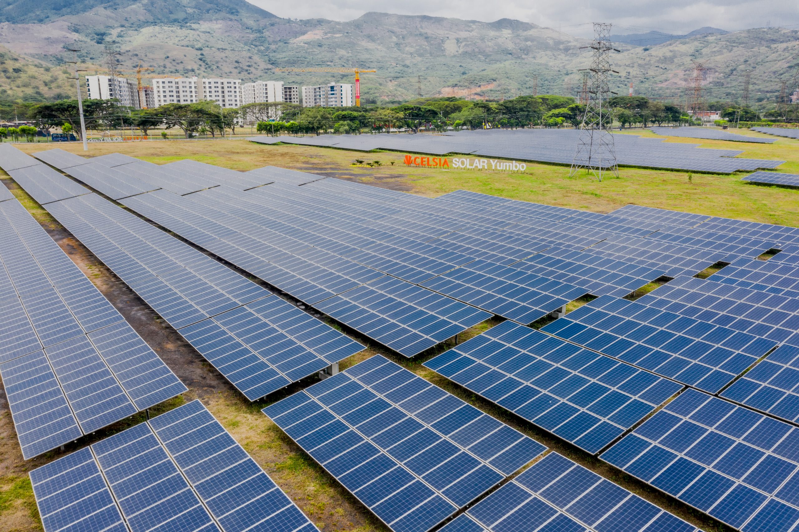 Celsia coloca segunda emisión de bonos verdes por $140.000 millones para seguir financiando la expansión de proyectos solares