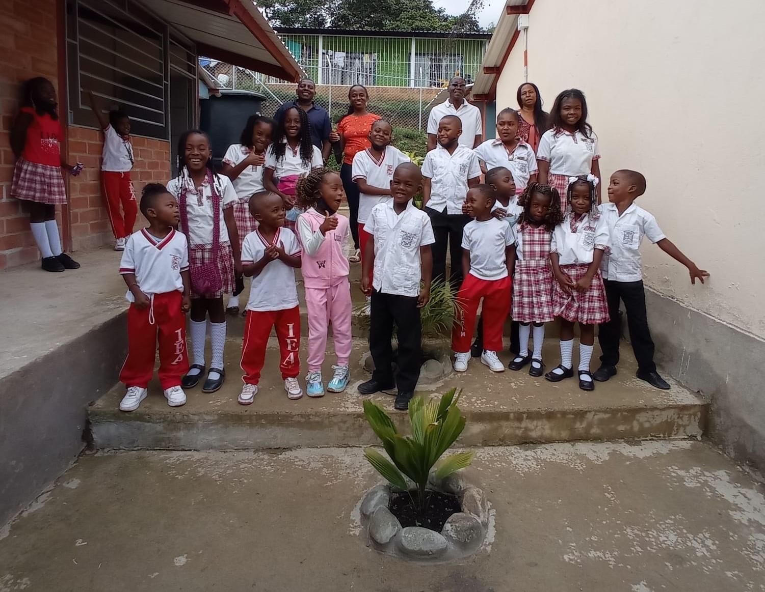En Suárez, Cauca, 80 niños y niñas volvieron a clases “estrenando” escuela remodelada por Celsia