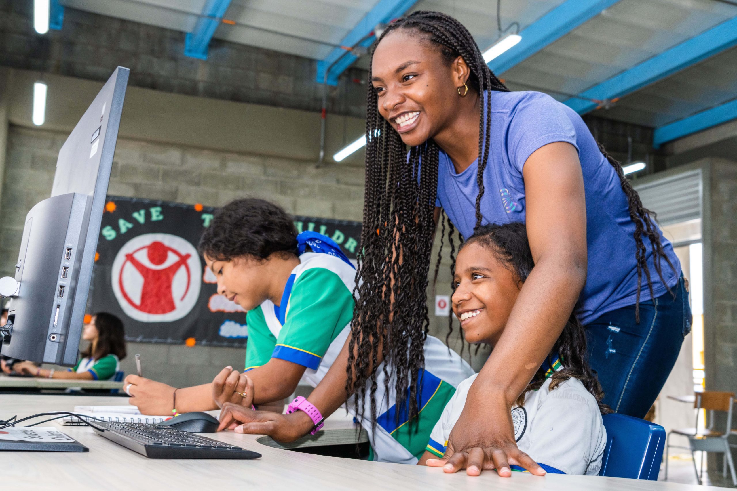 24 escuelas públicas ya tienen acceso gratis al servicio de internet de Celsia en el Valle del Cauca y Tolima