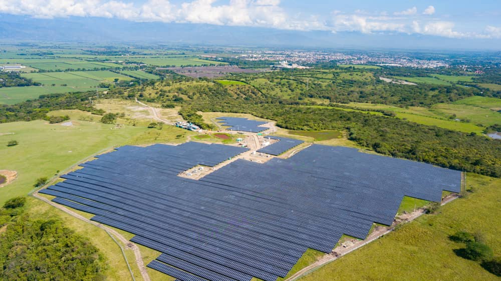 Celsia obtiene resultados positivos en el segundo trimestre, construye 260 MW en granjas solares y alcanza la carbononeutralidad