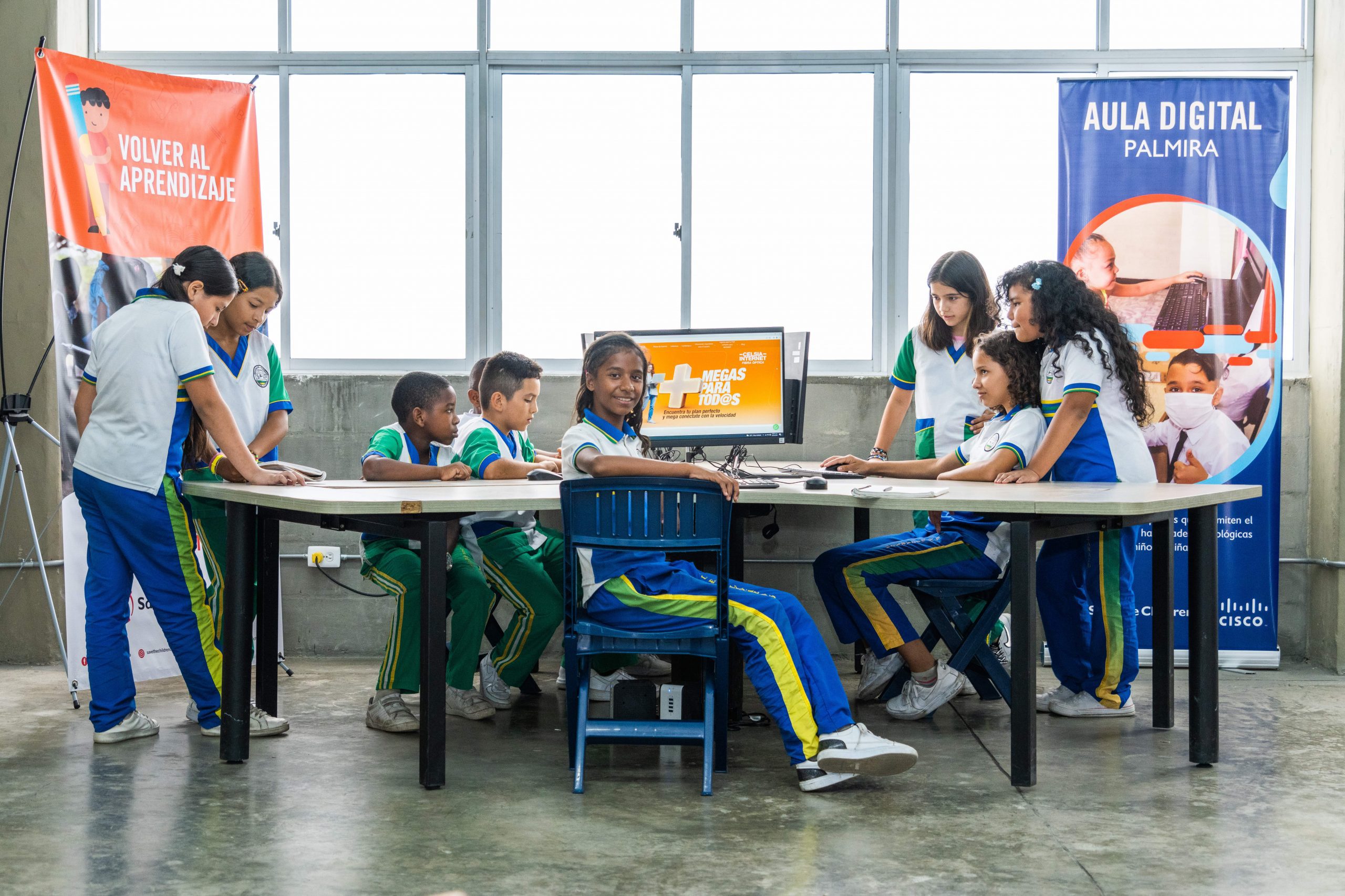 100 escuelas públicas y 52 mil estudiantes  del Valle del Cauca y Tolima reciben internet gratis
