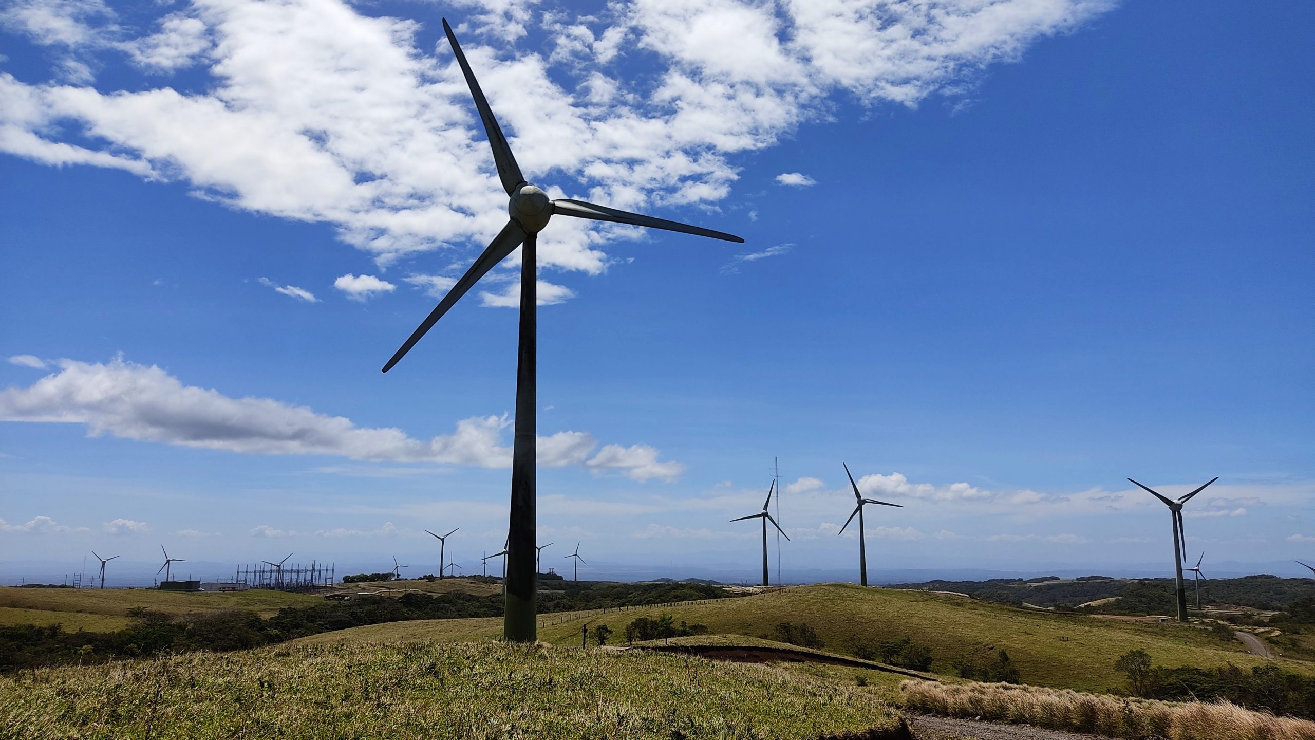 Celsia vende una parte de sus activos en Centroamérica y mantiene negocios de energía solar y eficiencia energética en la región