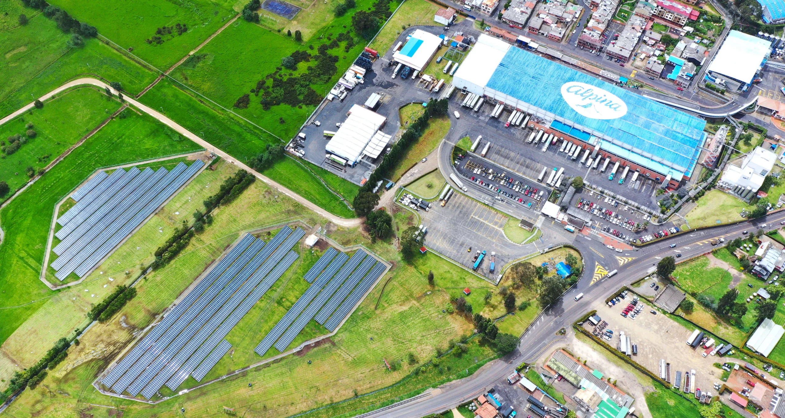 Alpina y Celsia inauguran granja solar en Sopó con más de 4.500 paneles