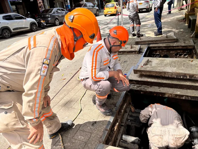 Después de más de 40 horas de trabajo, Celsia restableció el servicio de energía en el malecón de Buenaventura