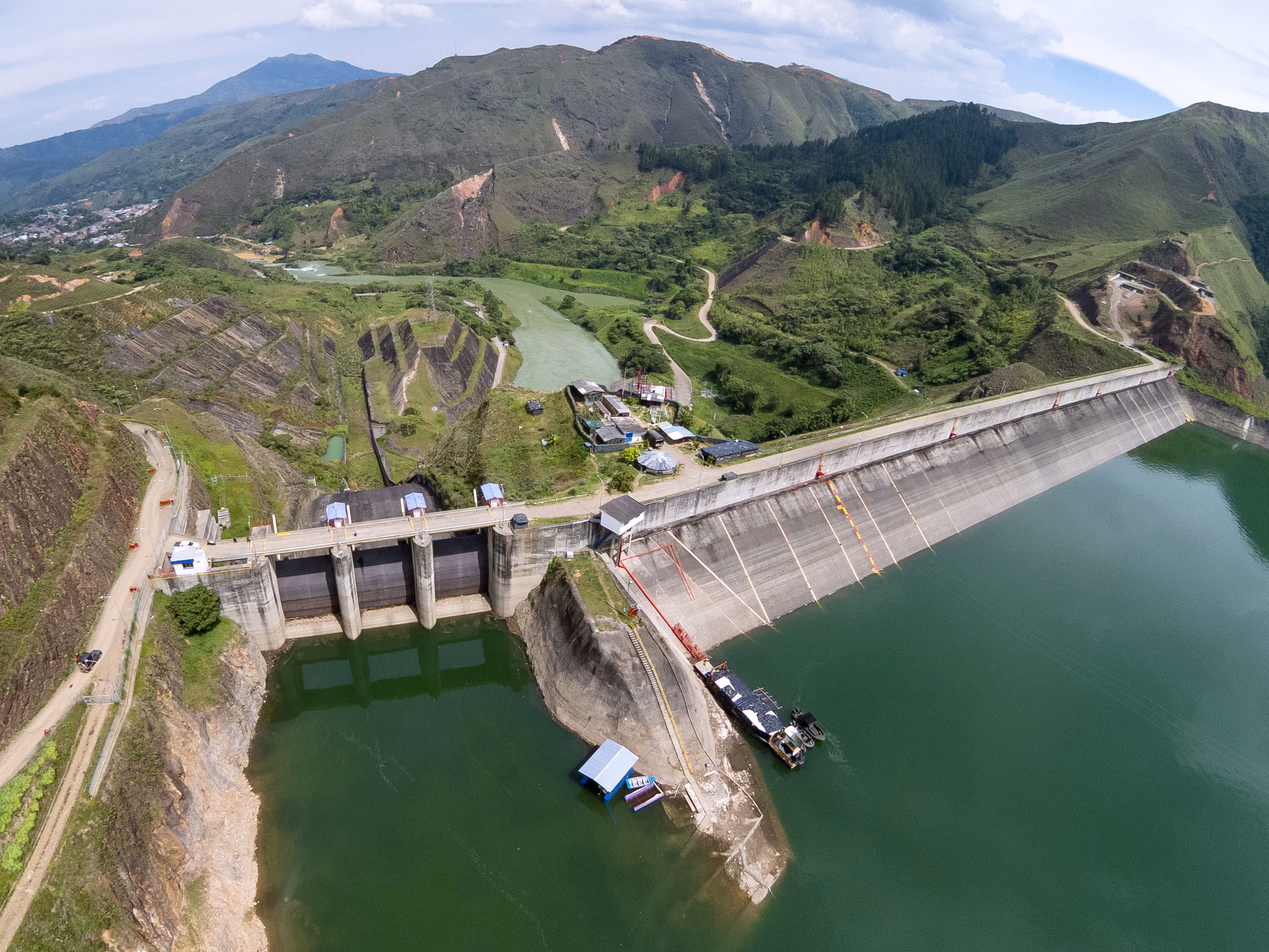 Celsia fortalece su estructura financiera: reduce deuda en $890 mil millones y alcanza un margen EBITDA de 32% en su negocio de Servicios de energía