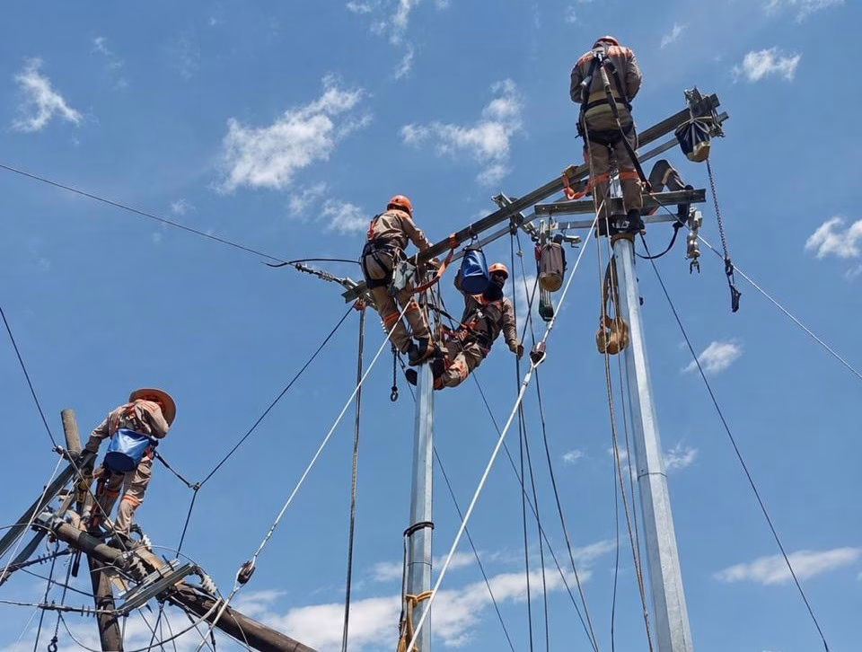 Celsia completa la atención de la emergencia  por el sismo en el Valle del Cauca y avanza en la fase  de “retejer” y fortalecer la red eléctrica