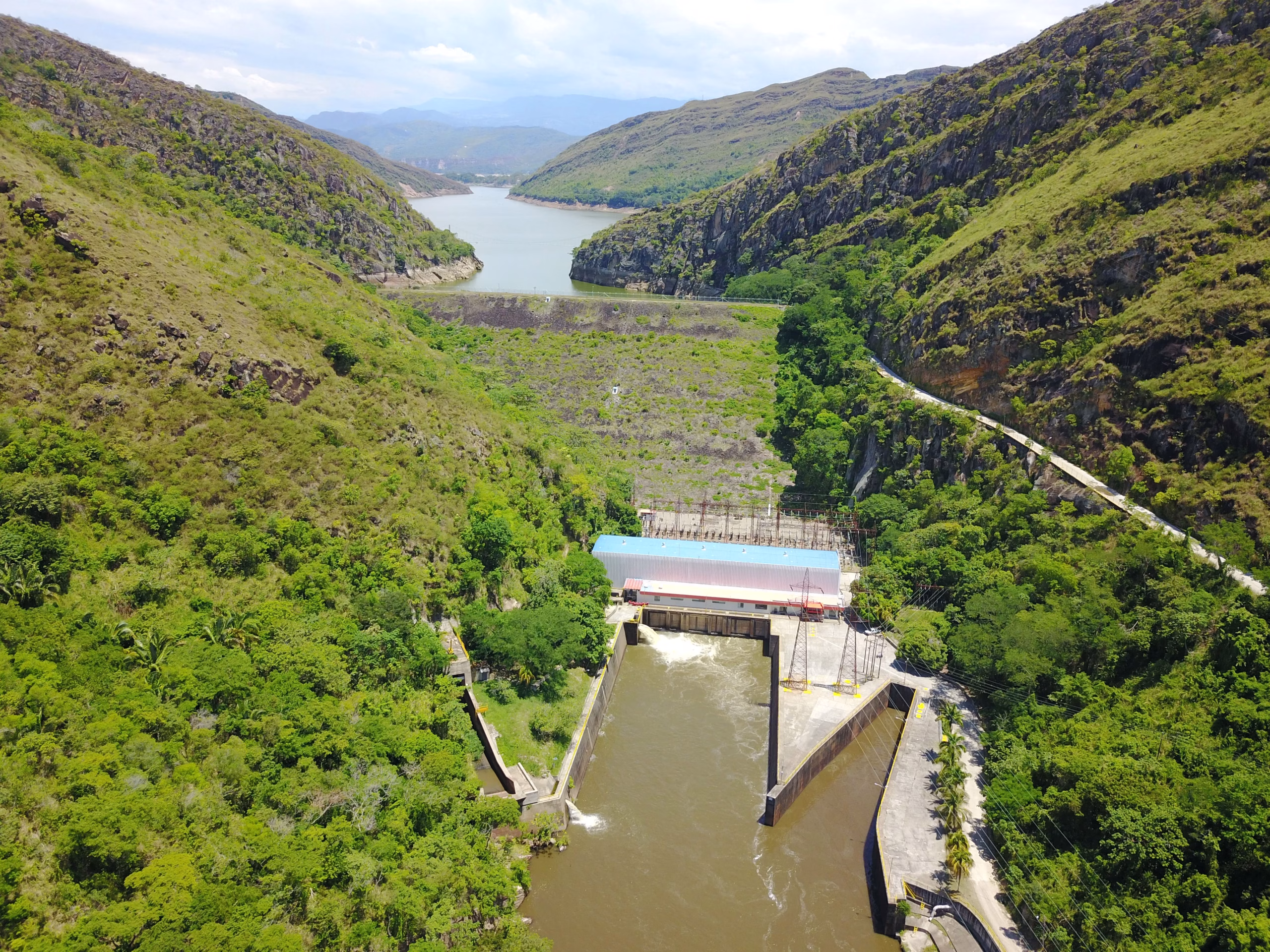 ¿Qué pasa con el precio de la luz en Colombia cuando no llueve?